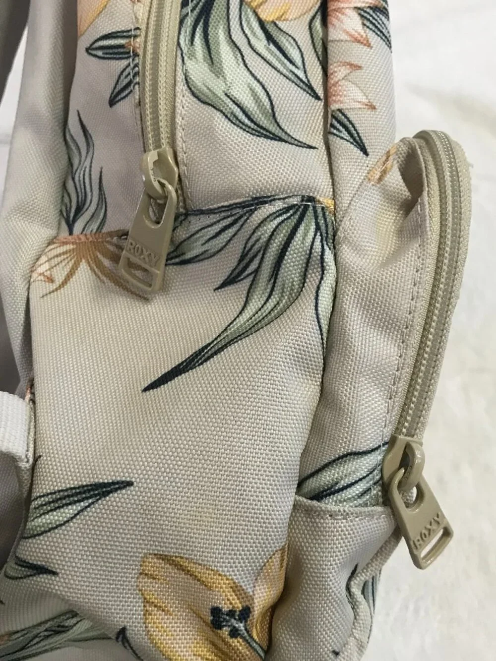 Roxy Floral Print Small Backpack Light Gray